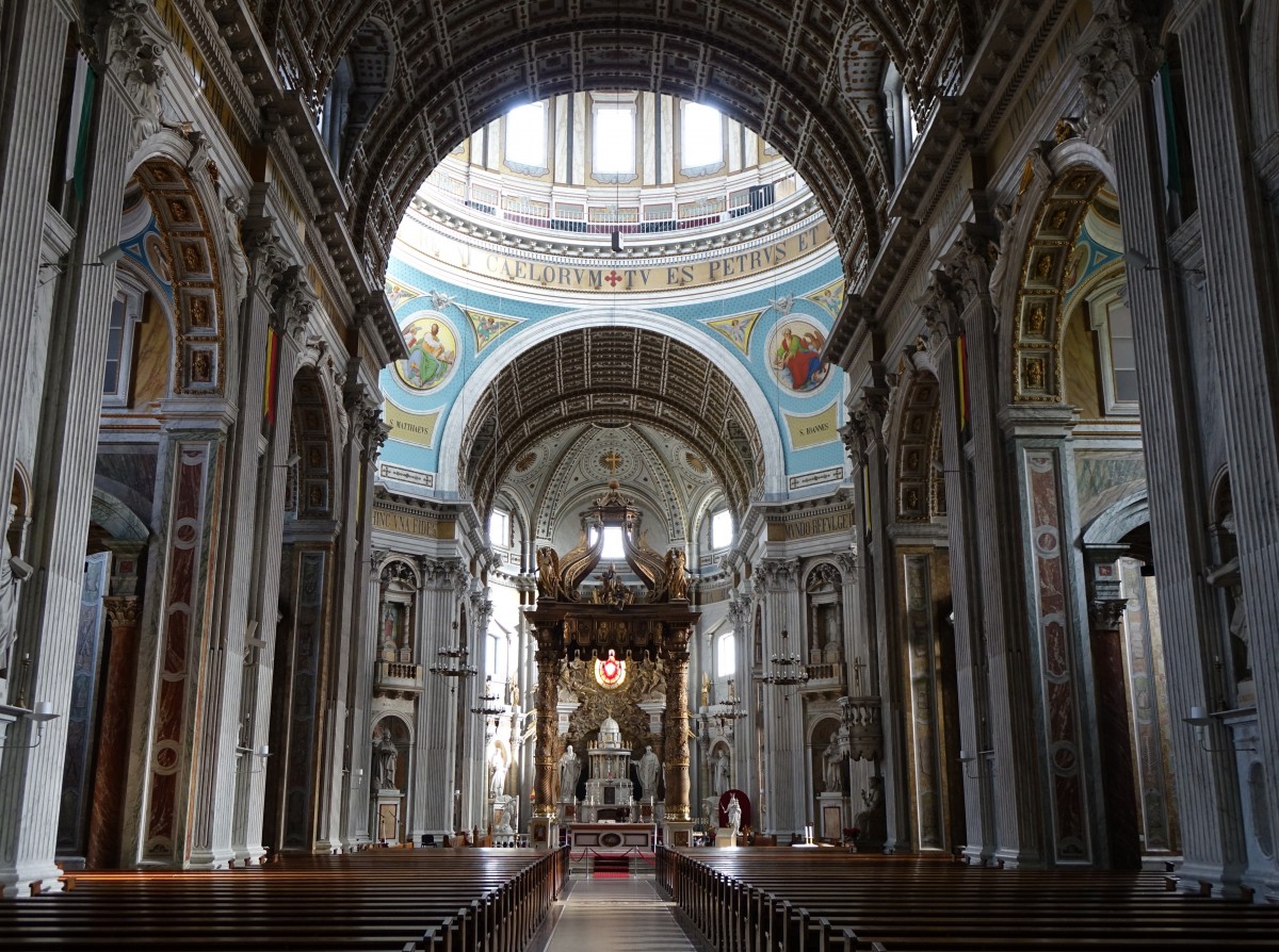 Oudenbosch, Mittelschiff der St. Agatha und Barbara Basilika (01.05.2015)