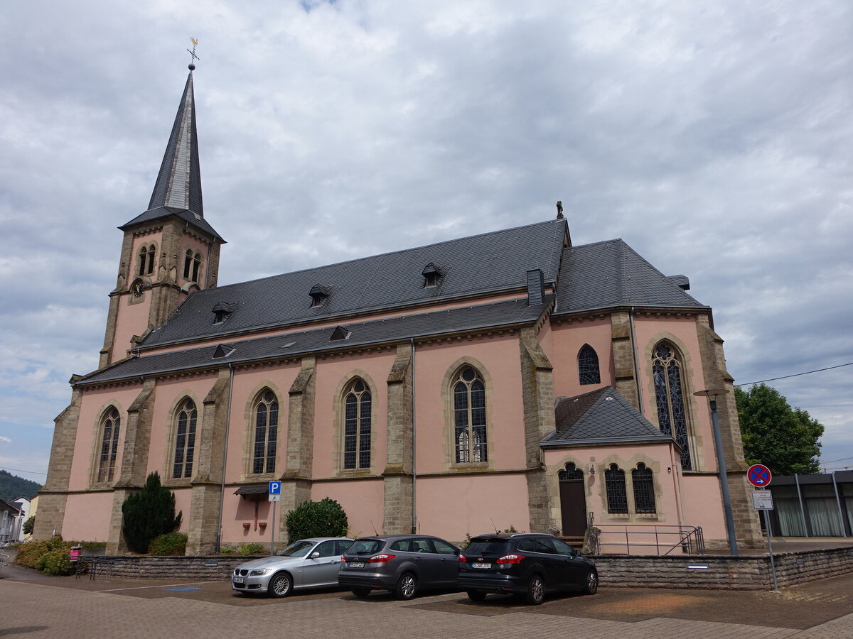 Pachten, Pfarrkirche St. Maximin, erbaut von 1891 bis 1894 nach den Plnen des Rodener Architekten Wilhelm Hector (15.07.2023)
