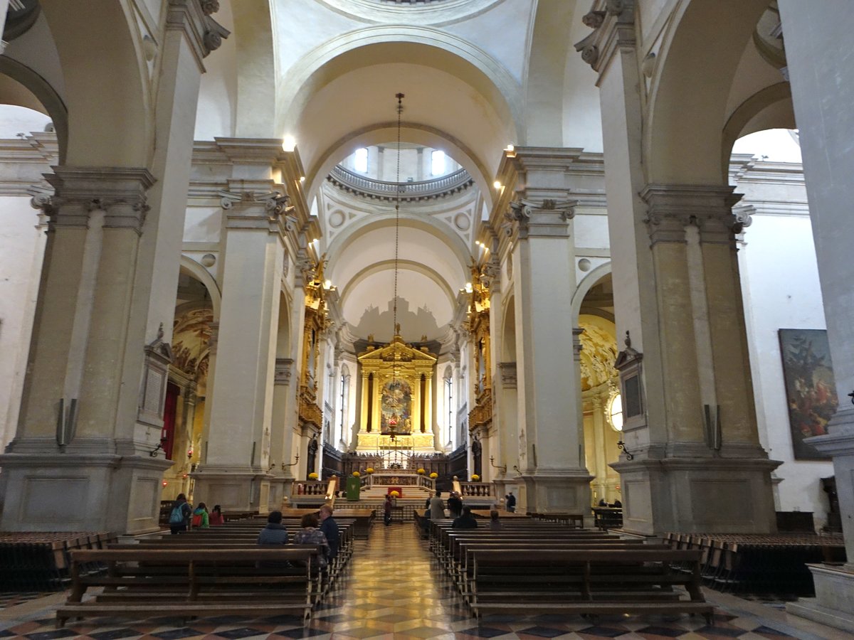 Padova/Padua, barocker Innenraum der San Giustina Kirche, Hochaltar von 1575, Chorgesthl von R. Taurigny (28.10.2017)