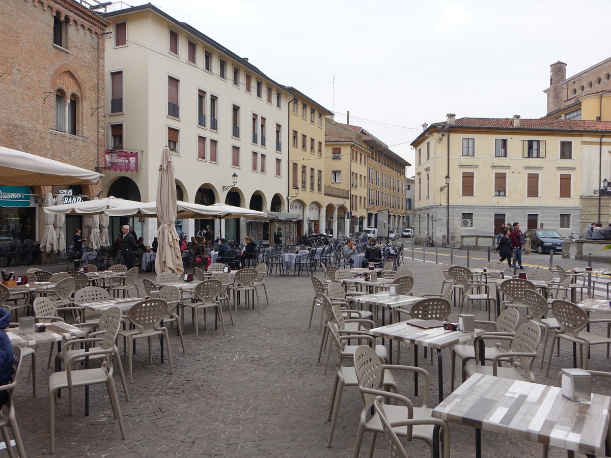 Padova/Padua, historische Gebude an der Piazza del Duomo (28.10.2017)