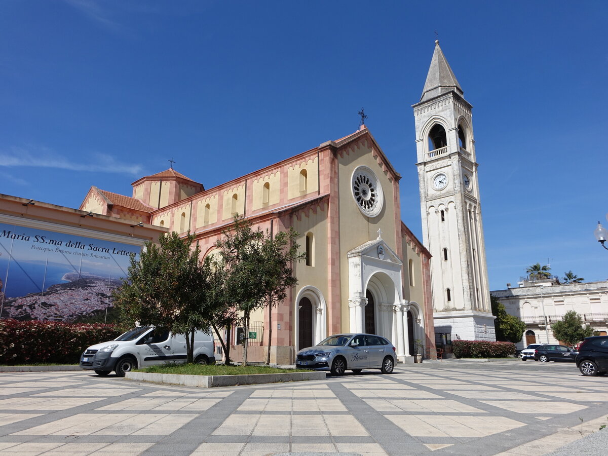 Palmi, Kathedrale San Nicola, erbaut ab 1310, Wiederaufbau nach Erdbeben von 1740 bis 1743, Neubau 1932, Uhrturm erbaut 1956 (09.04.2024)