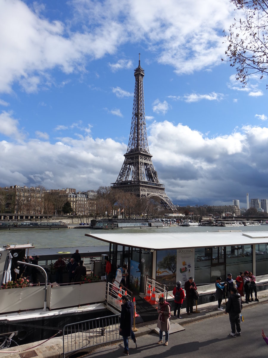 Paris, Ausblick auf den Eifelturm von der Avenue de New York (30.03.2018)