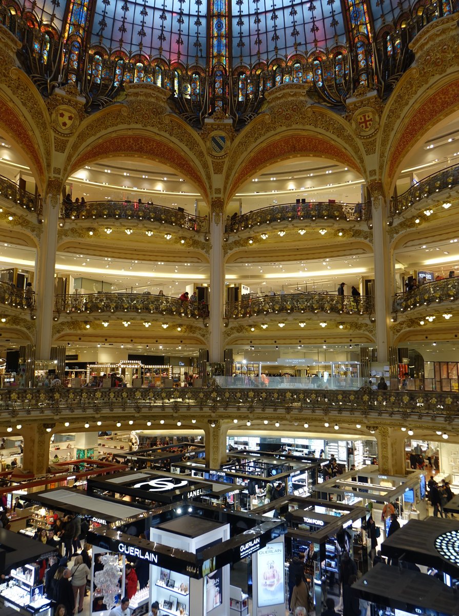 Paris, groe Halle im Pariser Stammhaus der Galery Lafayette (01.04.2018)