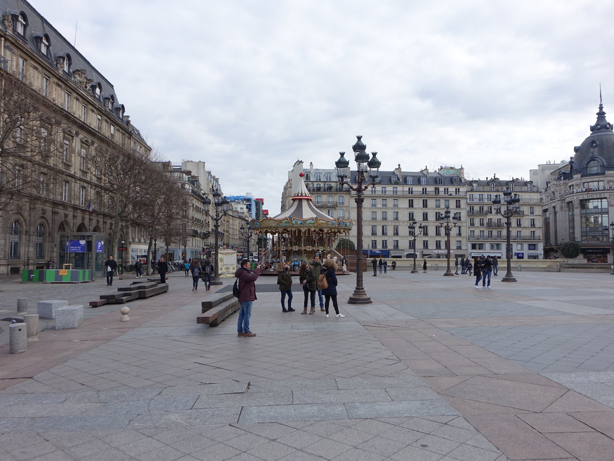 Paris, historisches Karussel an der Esplanade de Liberation (31.03.2018)