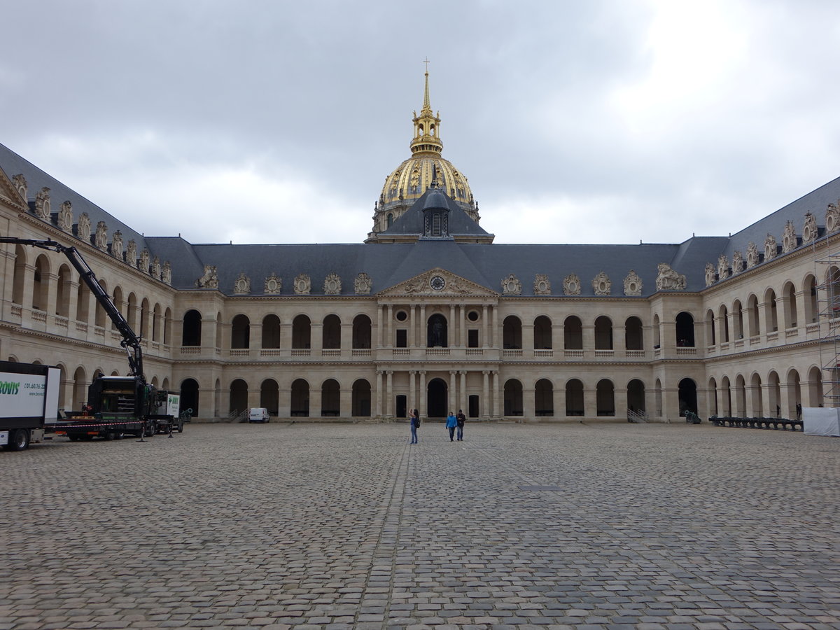 Paris, Hotel des Invalides, Cour de Honneur mit Invalidendom (30.03.2018)