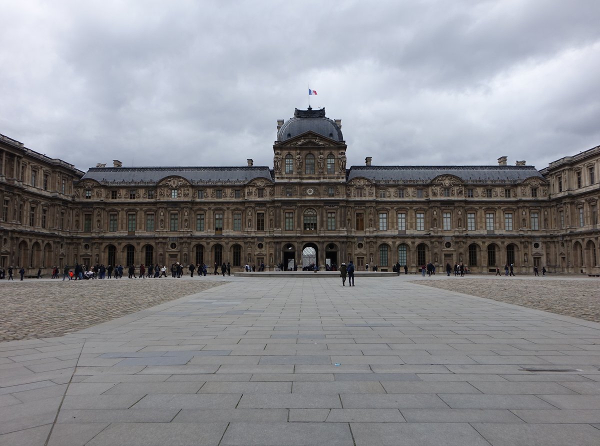 Paris, Palais du Louvre, Cour Carree und Kolonnaden (30.03.2018)