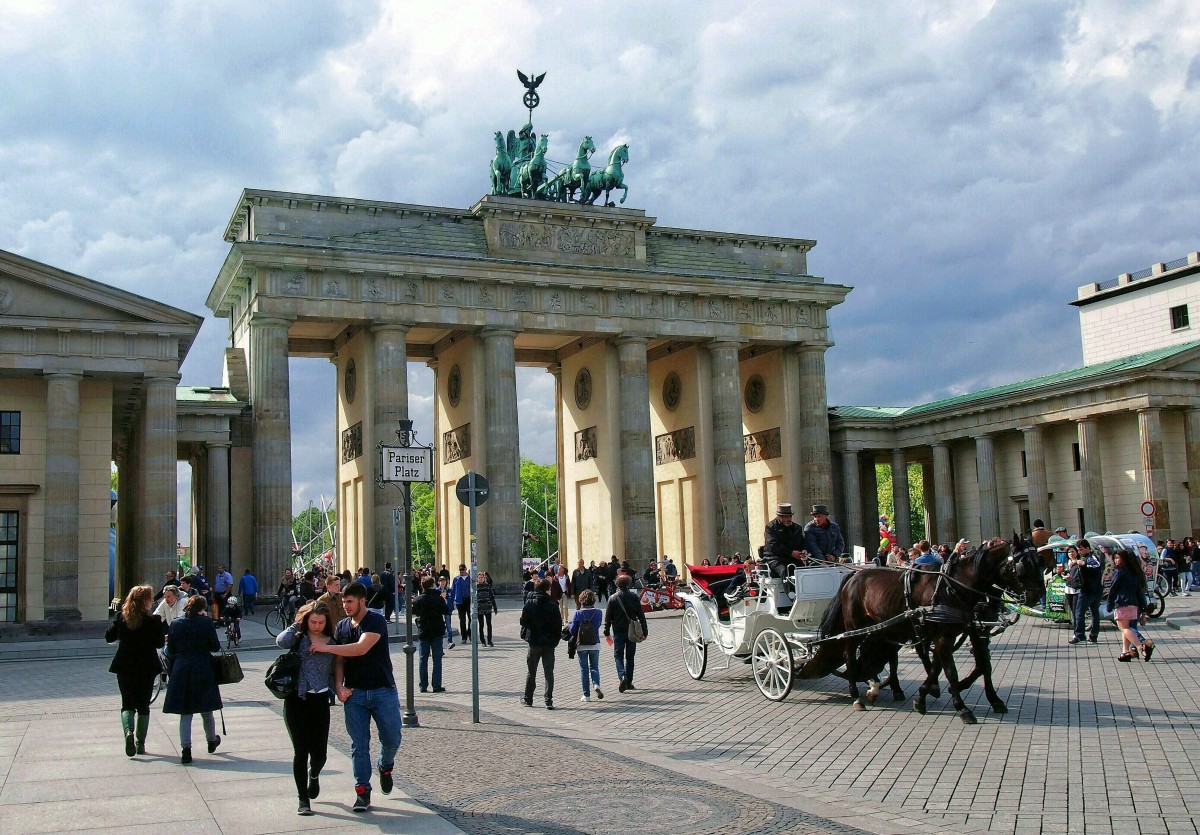 Pariser Platz mit Brandenburger Tor (Ostermontag 21. April 2014)