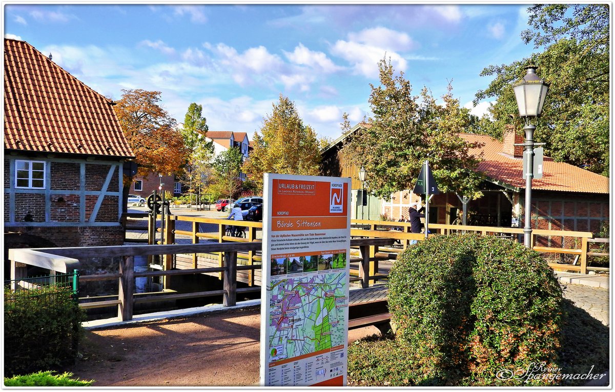 Parkplatz an der Wassermhle in Sittensen Kreis Rotenburg/Wmme, Plakat zum Mitlesen ;-) Hier an der Wassermhle fliet die Oste. Oktober 2016.