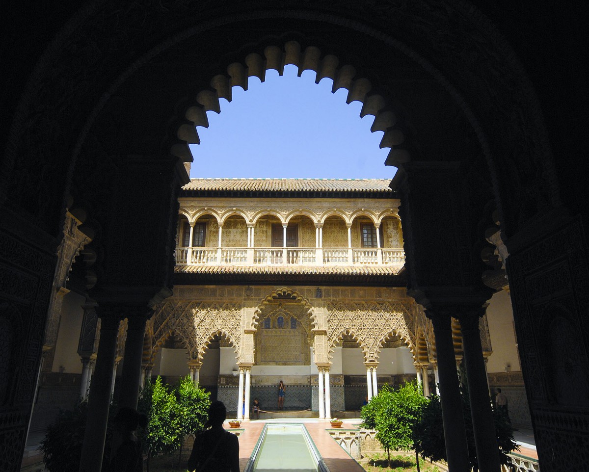 Patio de las Doncellas im Alczar von Sevilla. Aufnahme: Juli 2014.