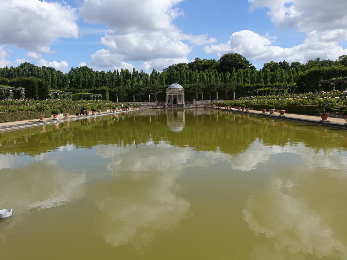 Pavillon und Schlosee beim Chateau Champ-de-Bataille (15.07.2016) 