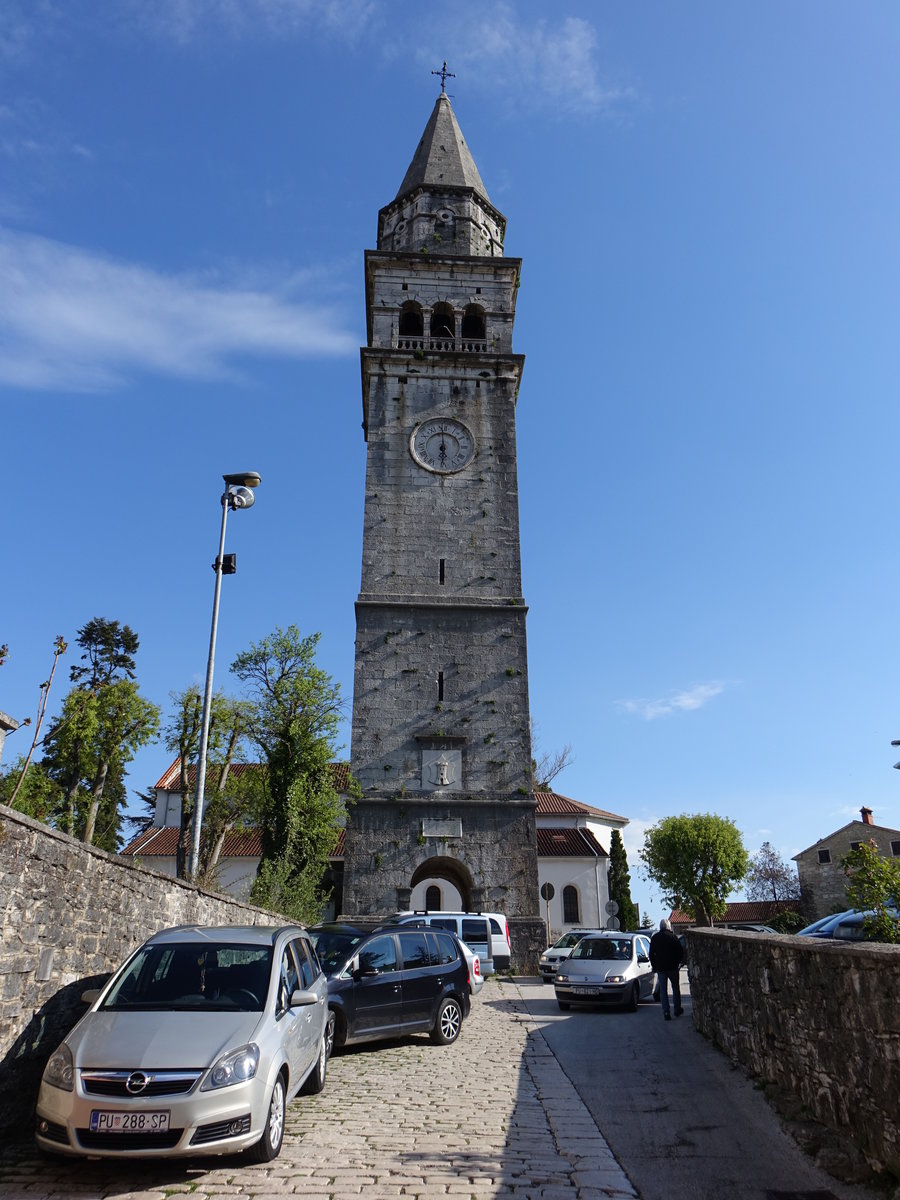 Pazin, Glockenturm der St. Nikolaus Kirche, erbaut im 13. Jahrhundert (29.04.2017)