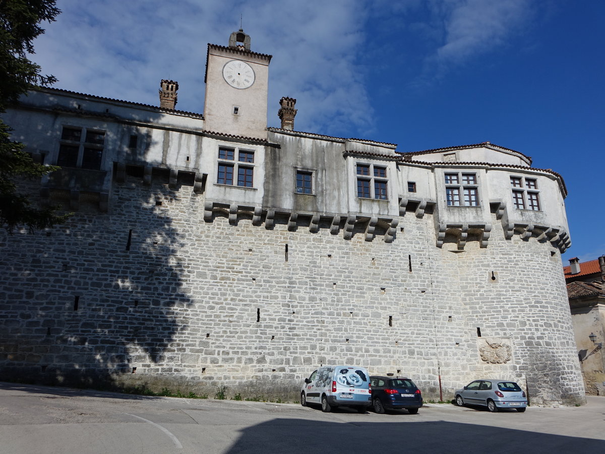 Pazin, Mitterburg, erbaut durch die Grafen von Montecuccoli (29.04.2017) 