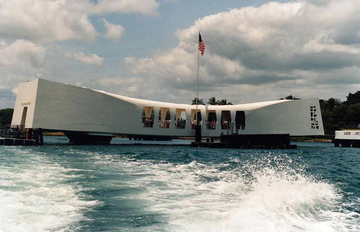 Pearl Harbour in Honolulu (Oahu). Aufnahme: April 1987 (digitalisiertes Negativfoto).
