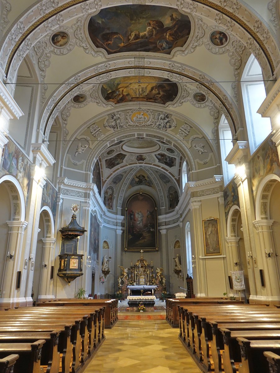 Pecs, barocker Innenraum der Lyzeumkirche, erbaut von 1741 bis 1756 (01.09.2018)