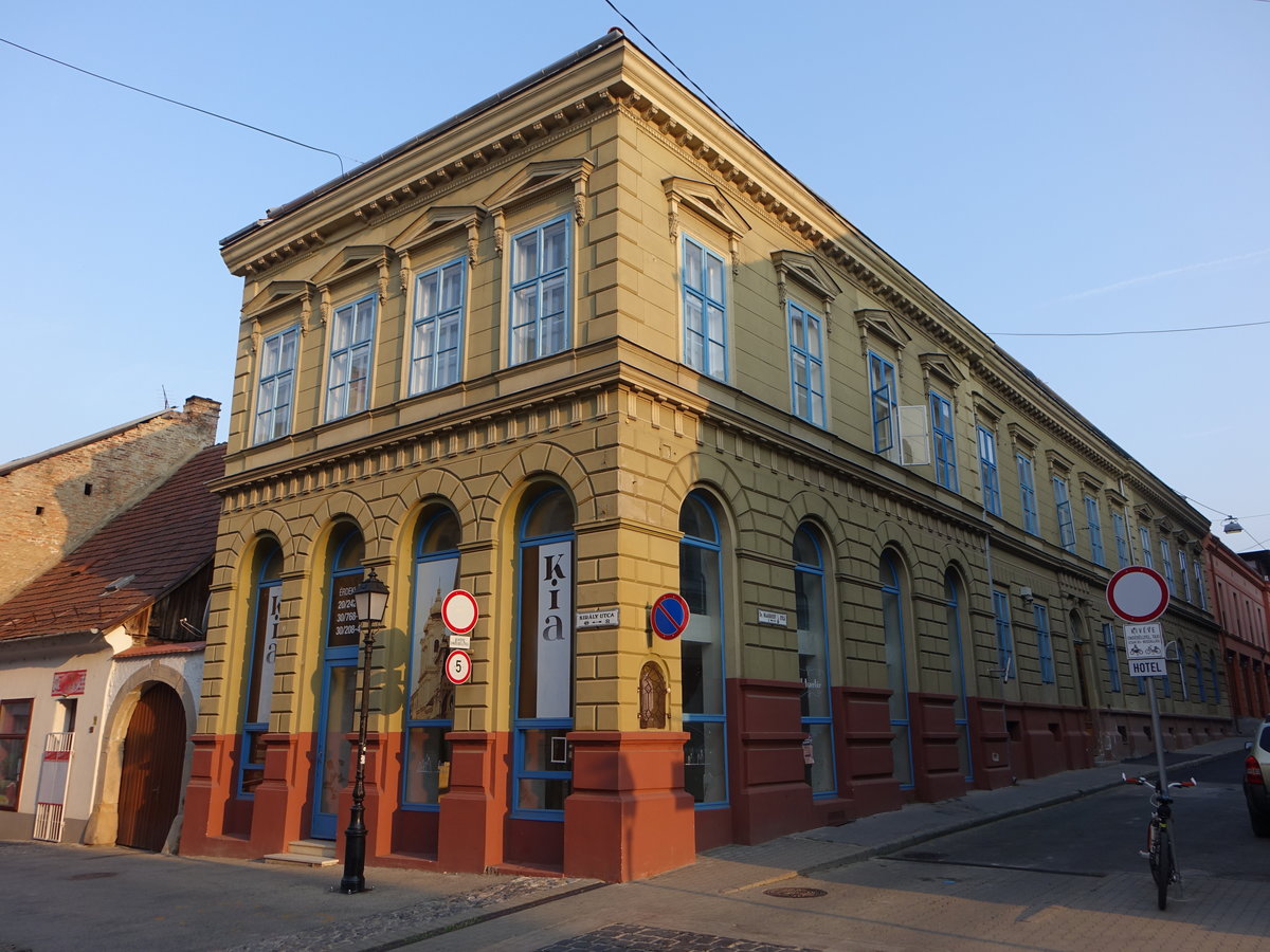 Pecs, Gebäude Ecke Kiraly Utca und Majorossy Imre Utca (01.09.2018)
