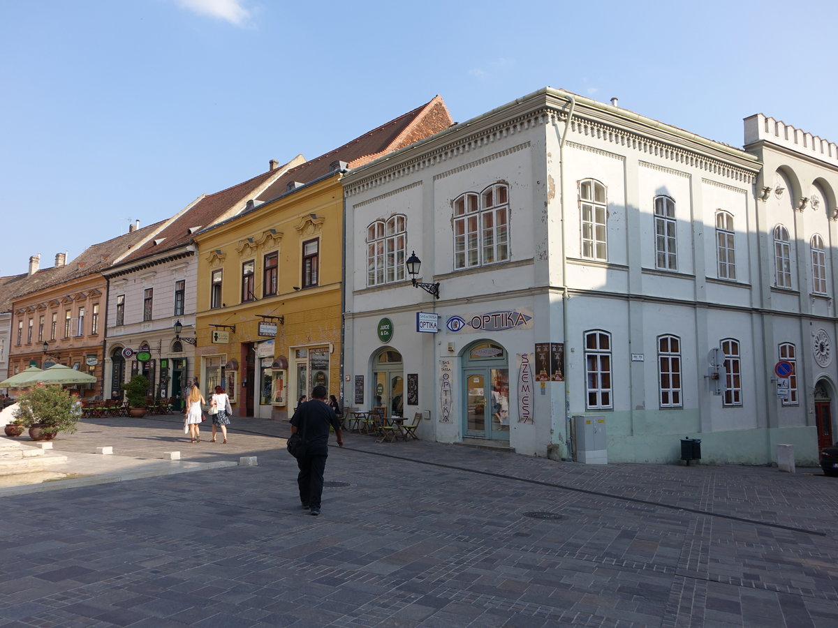 Pecs, historische Gebude am Jokai Ter in der Altstadt (31.08.2018)