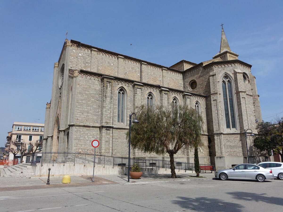Pedaso, Pfarrkirche San Pietro Apostolo in der Via Giuseppe Mazzini (29.03.2022)