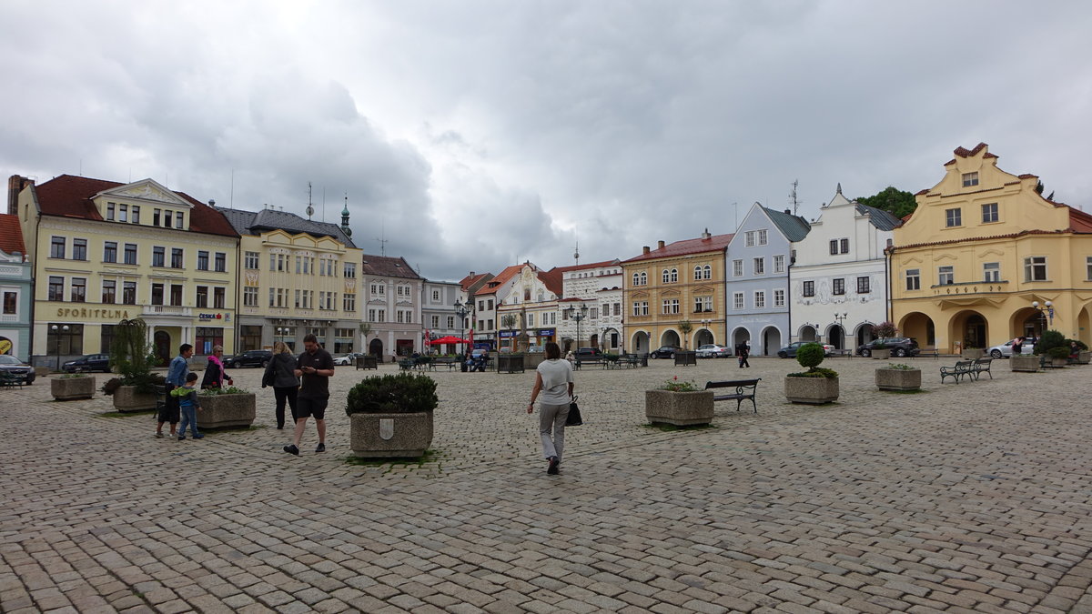 Pelhřimov/Pilgrams, historische Huser am Hauptplatz Masarykovo Namesti (28.05.2019)