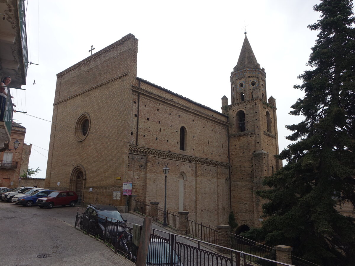 Penne, Pfarrkirche San Agostino in der Via Roma (27.05.2022)