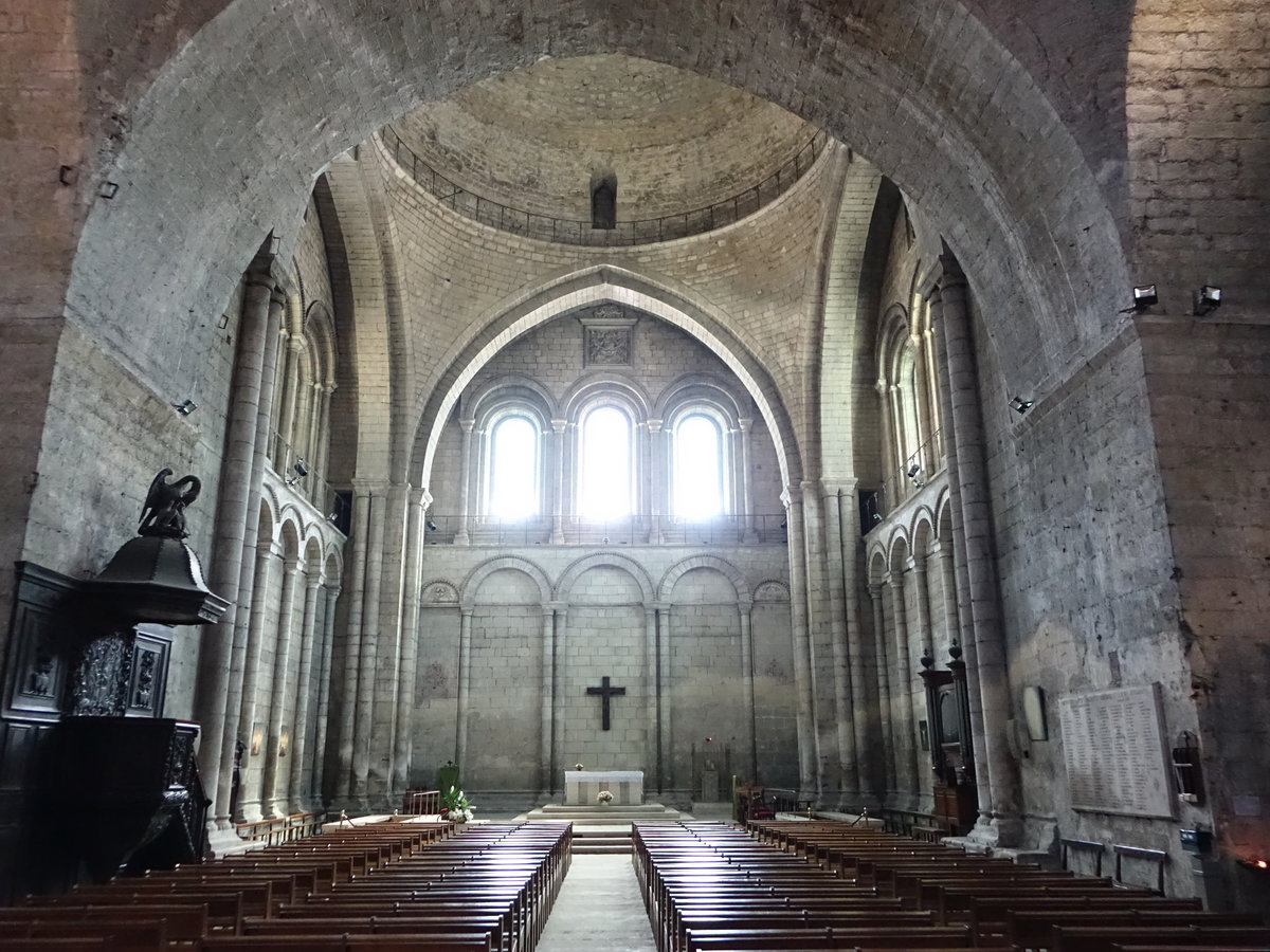 Perigueux, romanischer Innenraum der Kirche Saint-Etienne-de-la-Cite (23.07.2018)