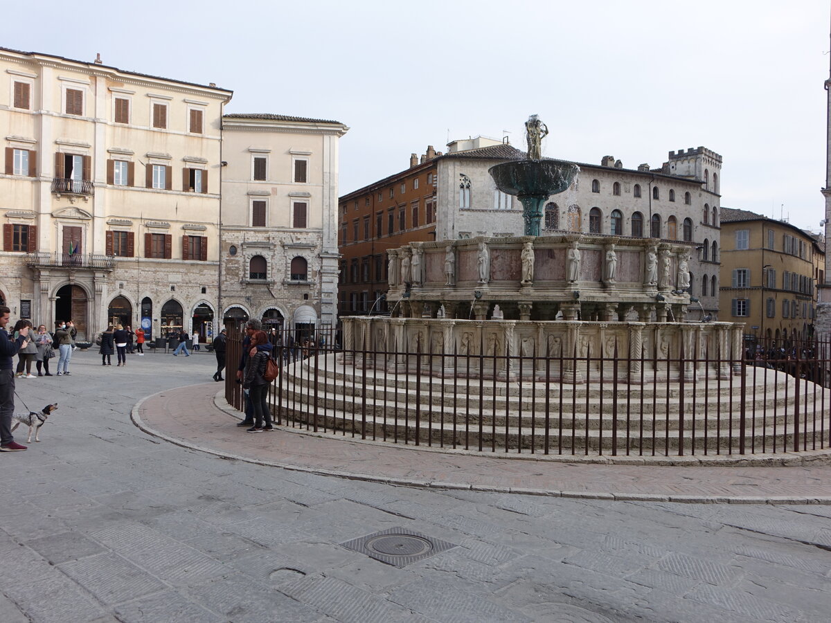 Perugia, Fontana Maggiore an der Piazza IV Novembre (26.03.2022)