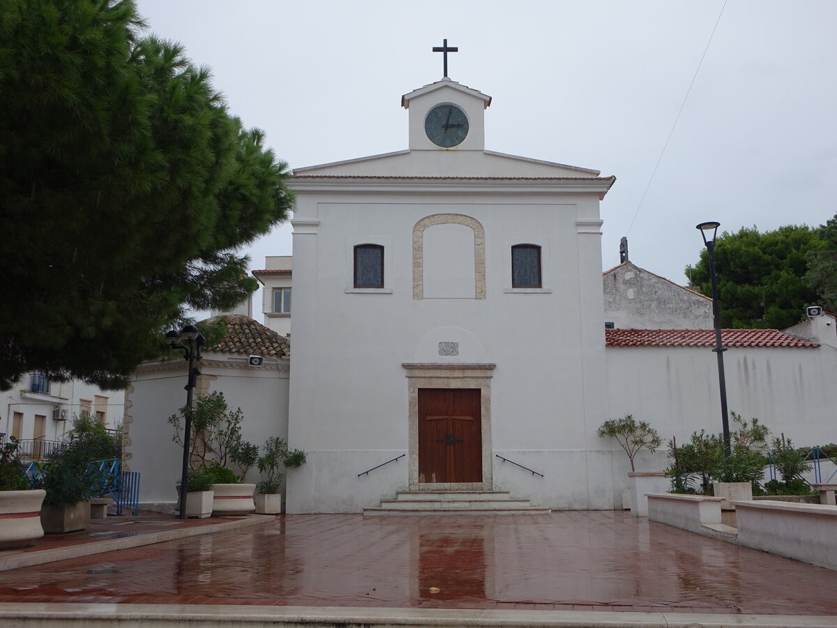 Peschici, Pfarrkirche San Antonio an der Piazza St. Antonio (26.09.2022)