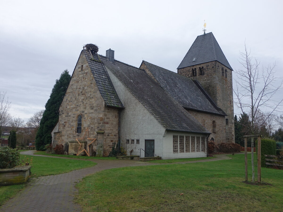 Petzen, evangelische St. Cosmas und Damian Kirche, erbaut ab 1181 (08.12.2025)