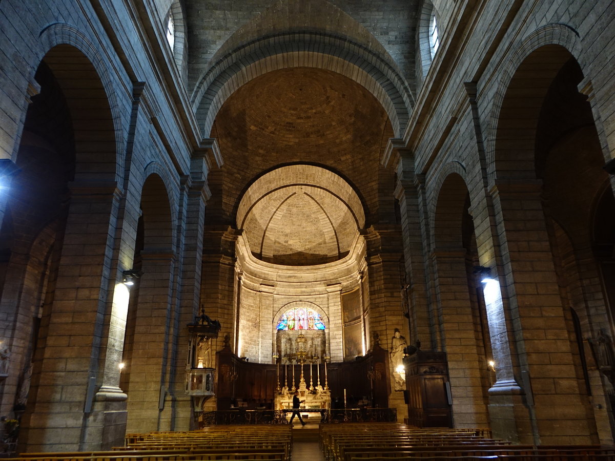 Pezenas, Innenraum der St. Jean Kirche, die Dekoration aus vielfarbigem Marmor wurde zwischen 1746 und 1754 erschaffen (29.09.2017) 