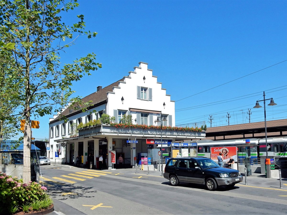 Pfffikon SZ am Zrichsee, Bahnhof. (Nicht zu verwechseln mit Pfffikon ZH am Pfffikersee, im Zrcher Oberland) - 23.06.2016