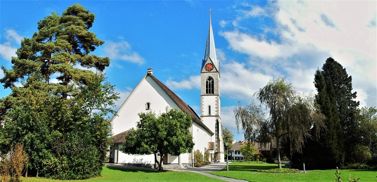 Pfffikon ZH am Pfffikersee, reformierte Kirche. (Nicht zu verwechseln mit Pfffikon SZ am Zrichsee) - 06.10.2014