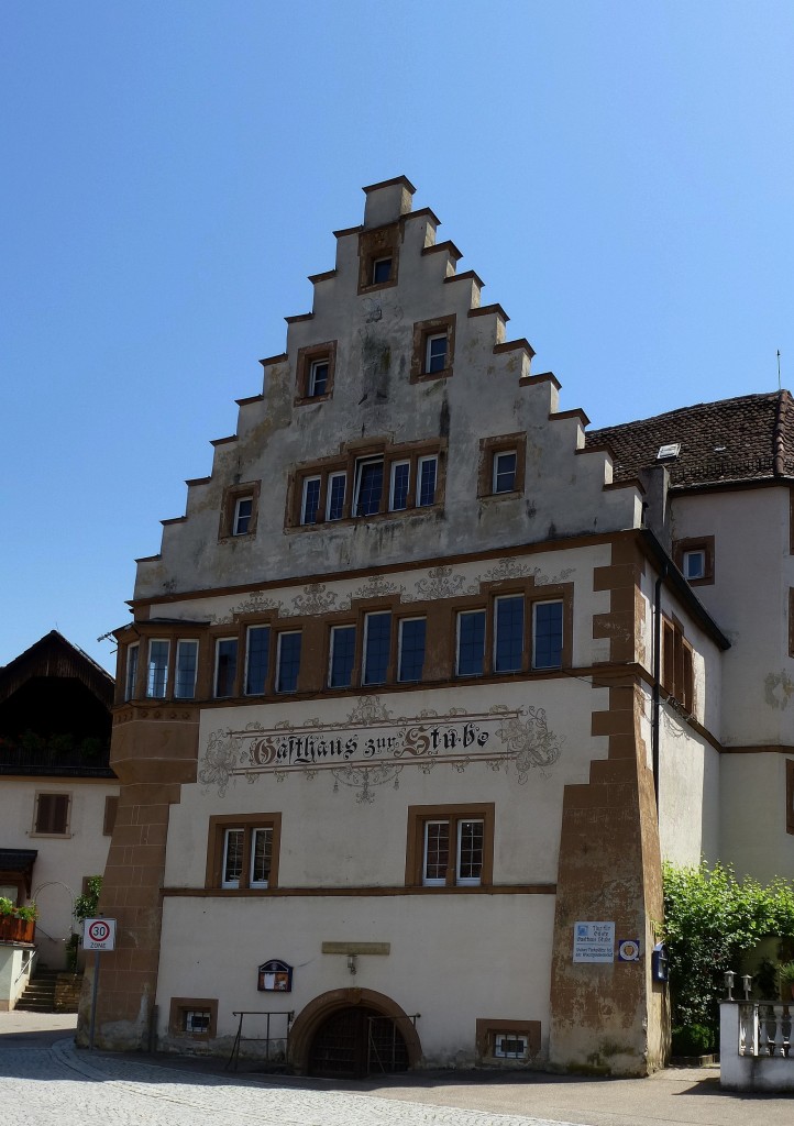 Pfaffenweiler, historisches  Gasthaus zur Stube , 1575 im Renaissance-Stil erbaut, Juni 2013