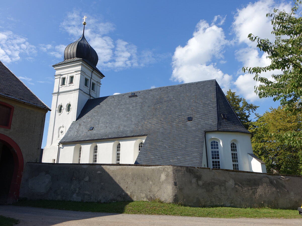 Pfaffroda, evangelische St. Georg Kirche, sptgotische Saalkirche, erbaut ab 1480 (17.09.2023)