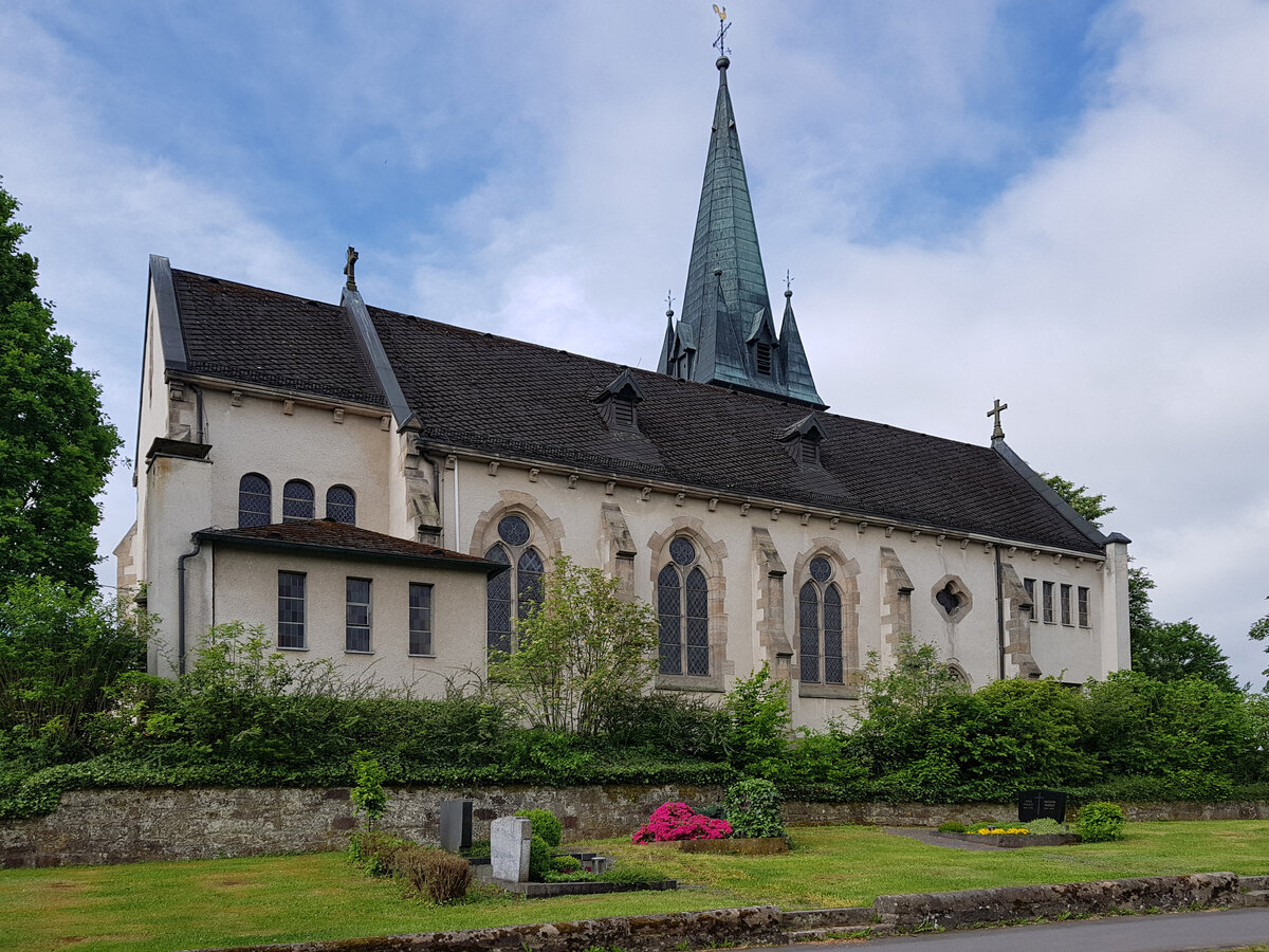 Pfarrkirche St. Nikolaus und Valentin in Petersberg - Steinhaus im Mai 2022