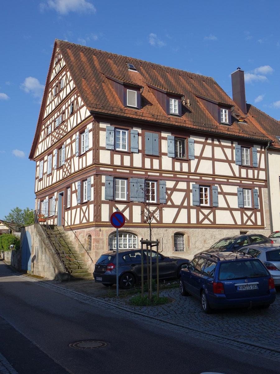 Pfedelbach, historisches Fachwerkhaus in der Kaiserstrae (29.04.2018)