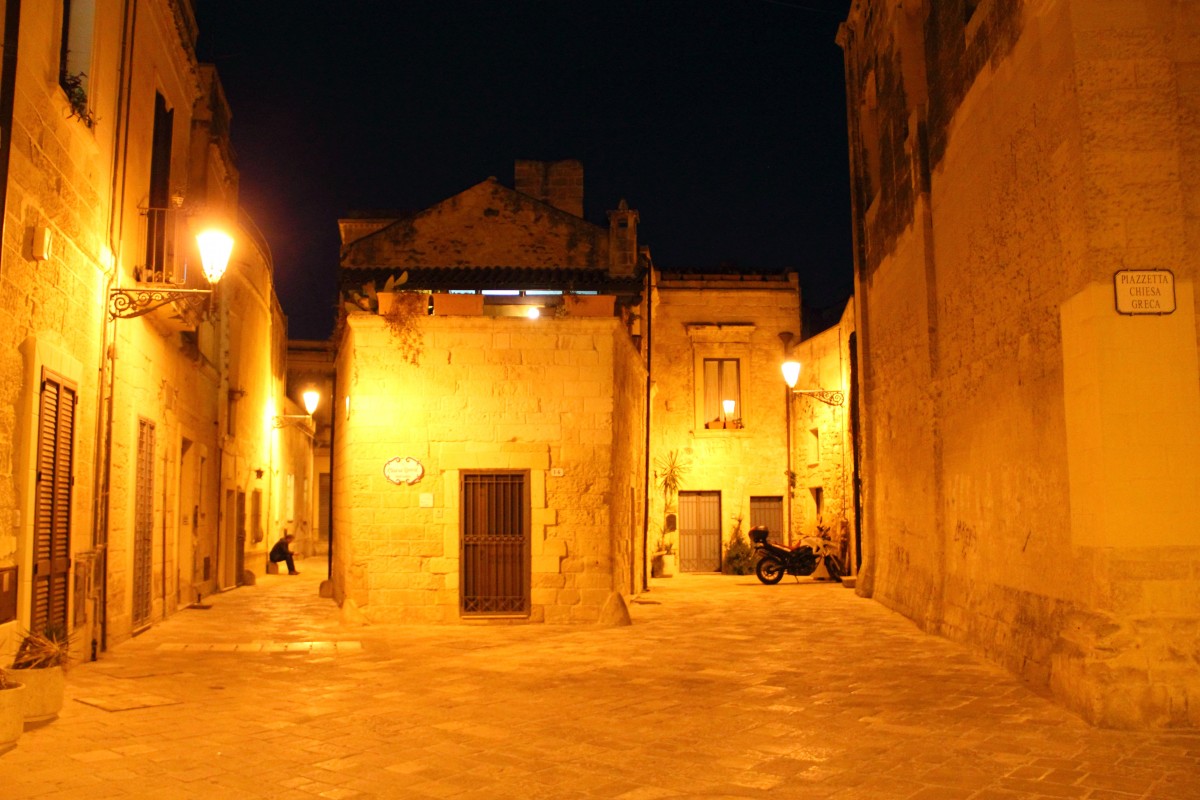 Piazetta Chiesa Greca in Lecce bei Bari am 01.10.2015.