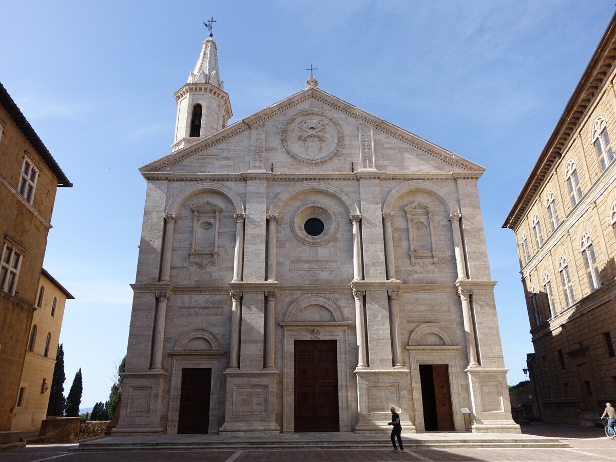 Pienza, Kathedrale St. Maria Assunta, erbaut von 1459 bis 1462 (21.05.2022)