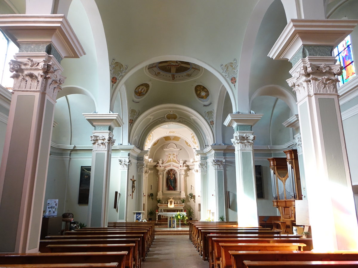 Pietramurata, Innenraum der Pfarrkirche St. Lucia (01.11.2017)