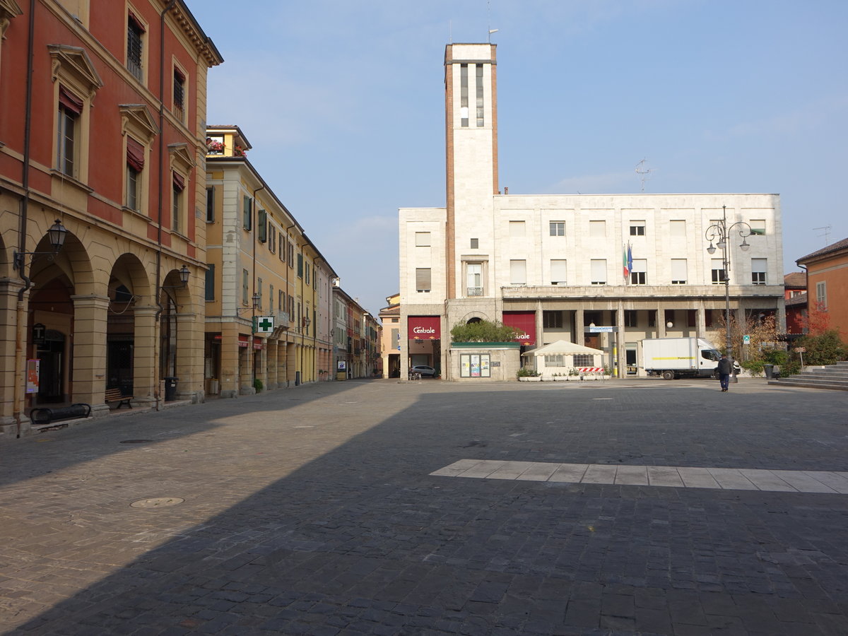 Pieve di Cento, neues Rathaus an der Piazza Andrea Costa (30.10.2017)