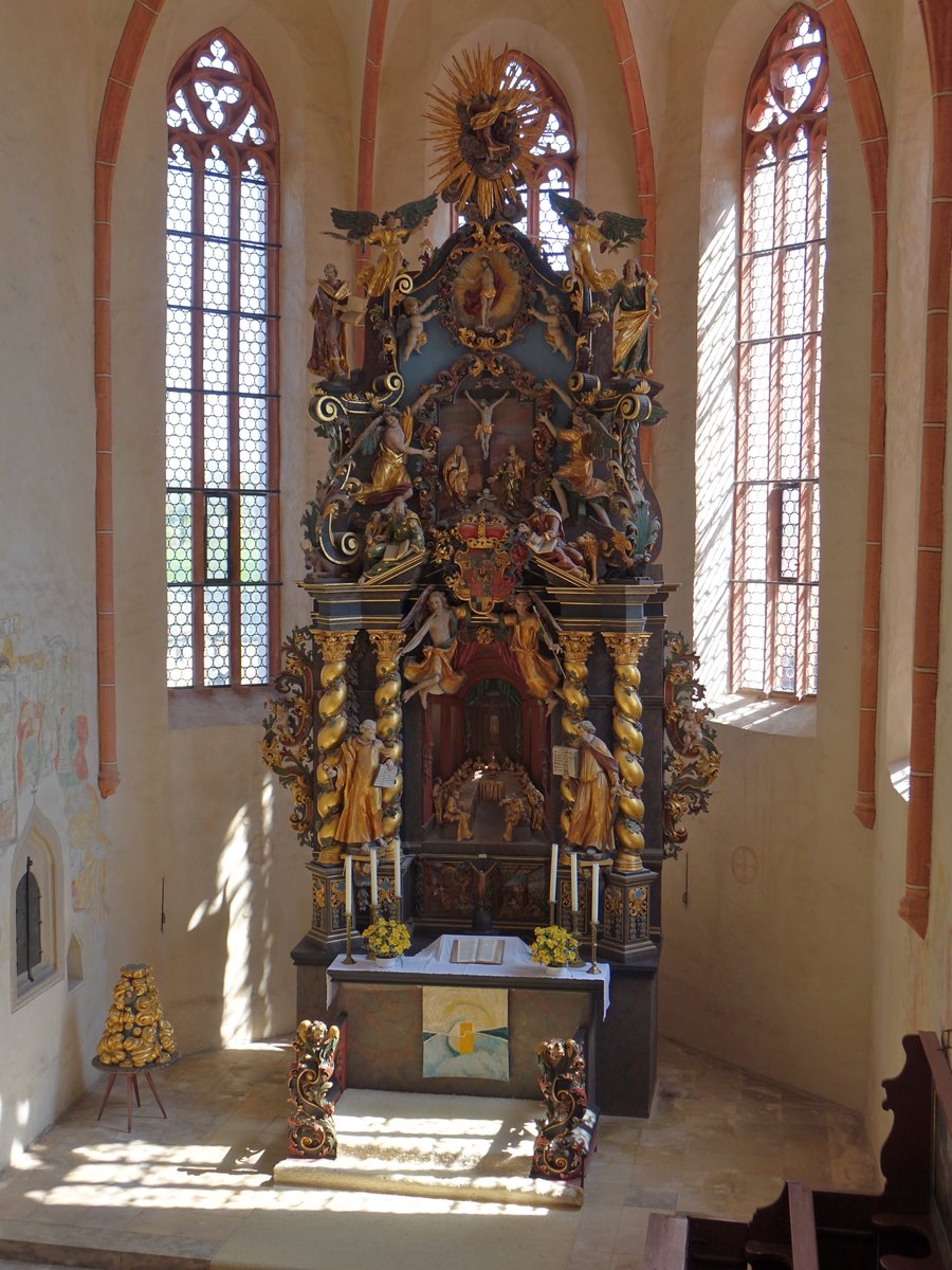 Pilgramsreuth, Altar des Bayreuther Bildhauers Elias Rntz von 1710/11 mit Darstellung des Erlsungswerkes Jesu vom Abendmahl bis zum himmelfahrenden Christus in der Ev. St. Erhard Kirche (21.04.2018)