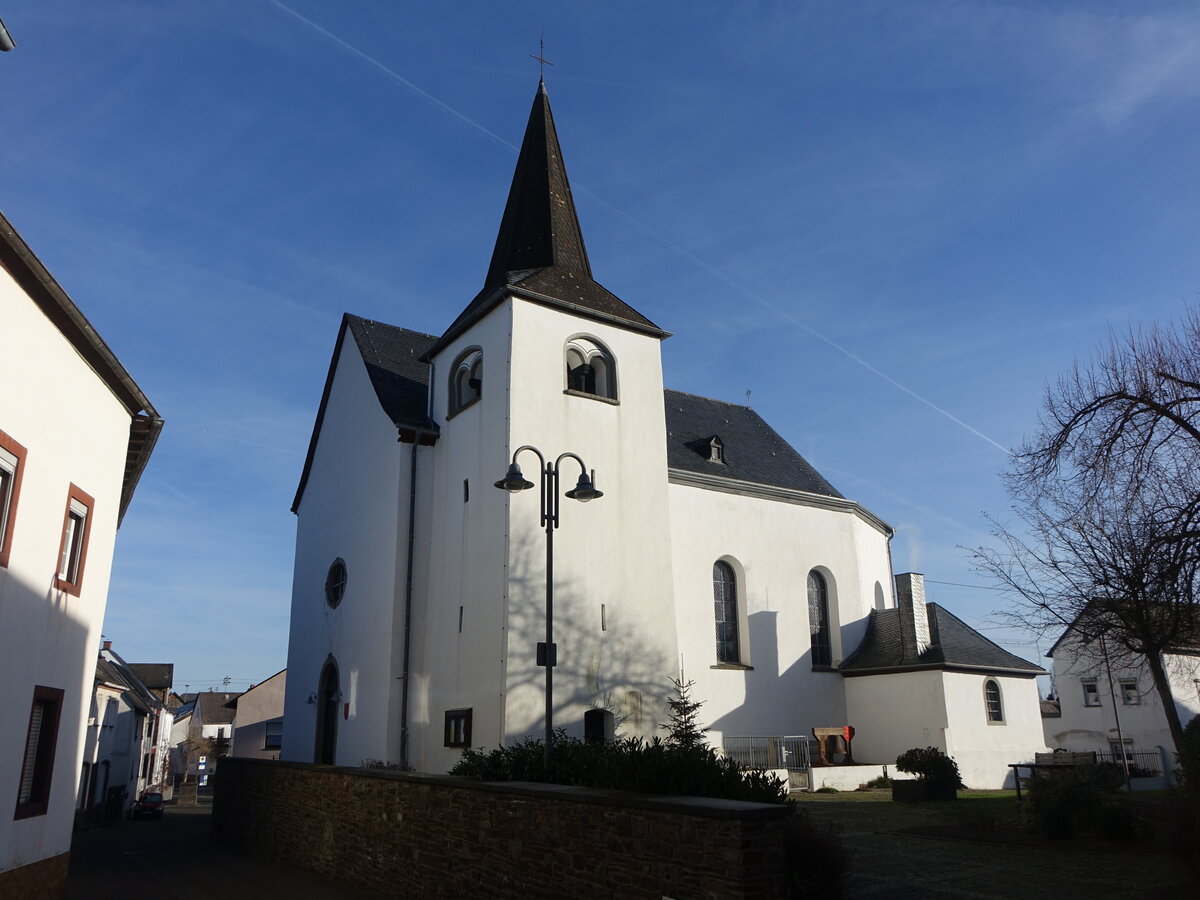 Pillig, Pfarrkirche St. Firmin, sp�tgotischer Kirchturm, Langhaus erbaut 1772 (27.12.2025)