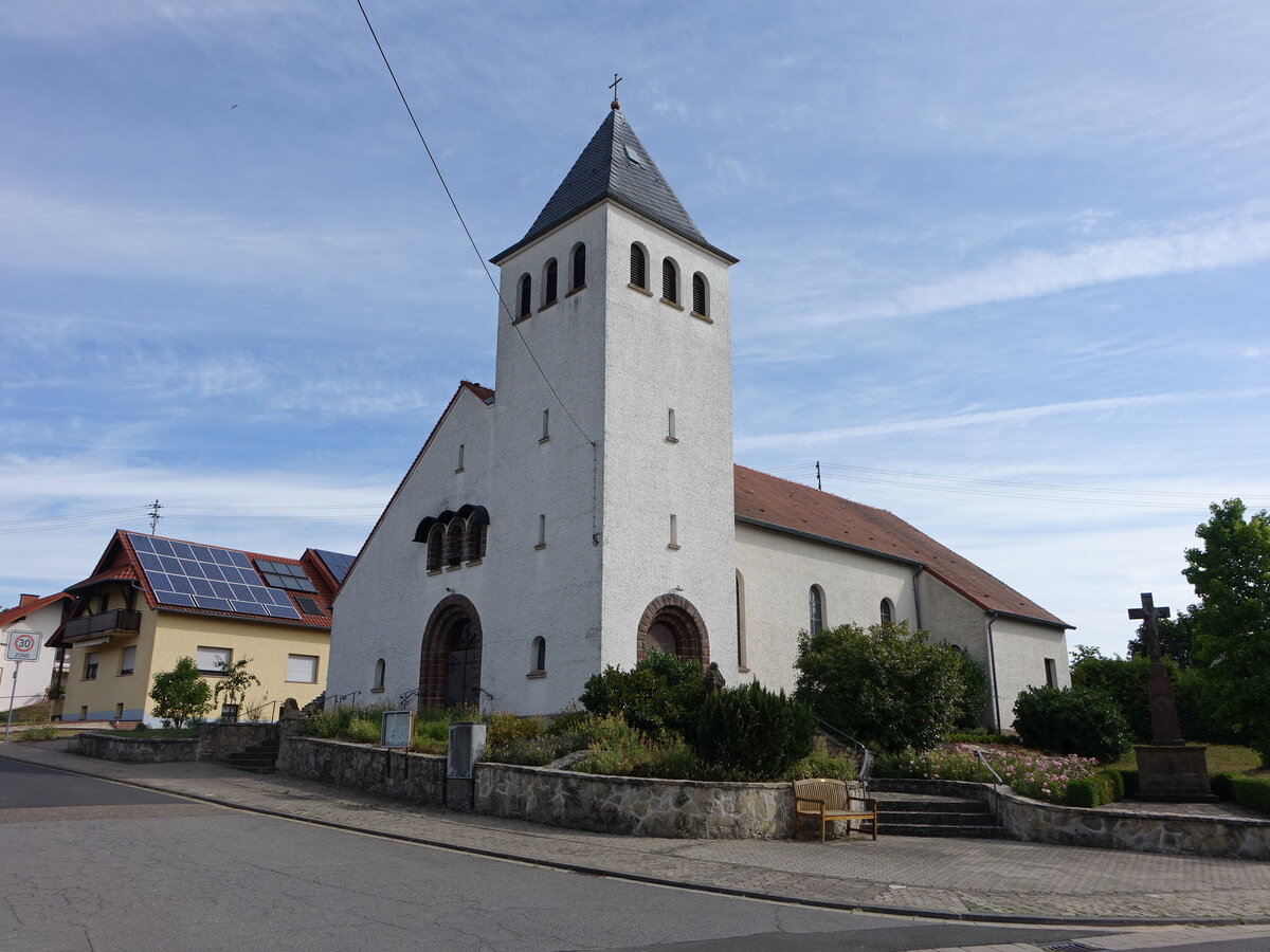 Pinningen, kath. Pfarrkirche Maria Heimsuchung in der Weiherstrae (14.07.2023)