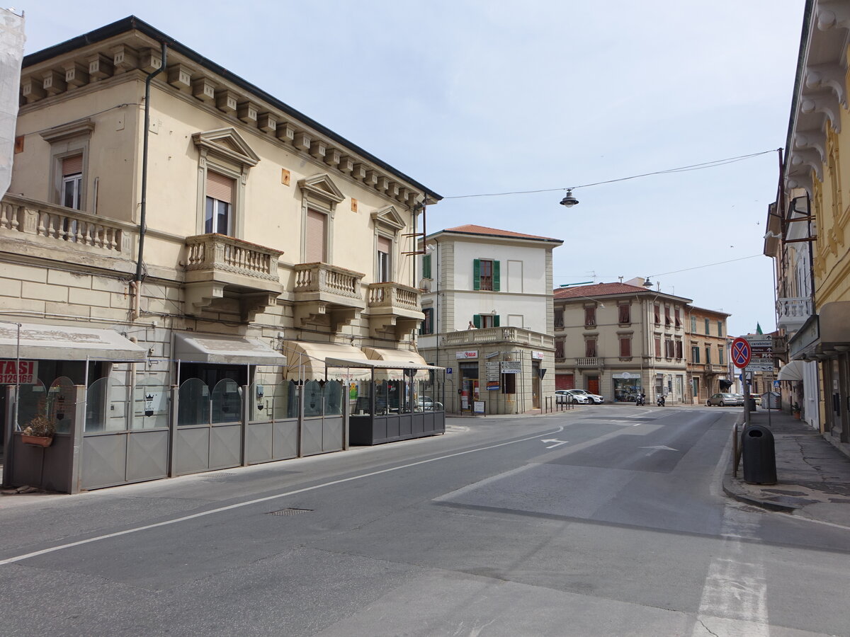 Piombino, Huser in der Via della Repubblica (22.05.2022)