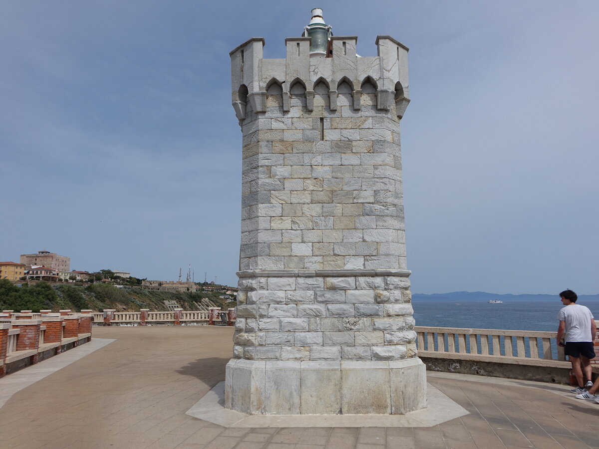 Piombino, Leuchtturm an der Piazza Giovanni Bovio (22.05.2022)