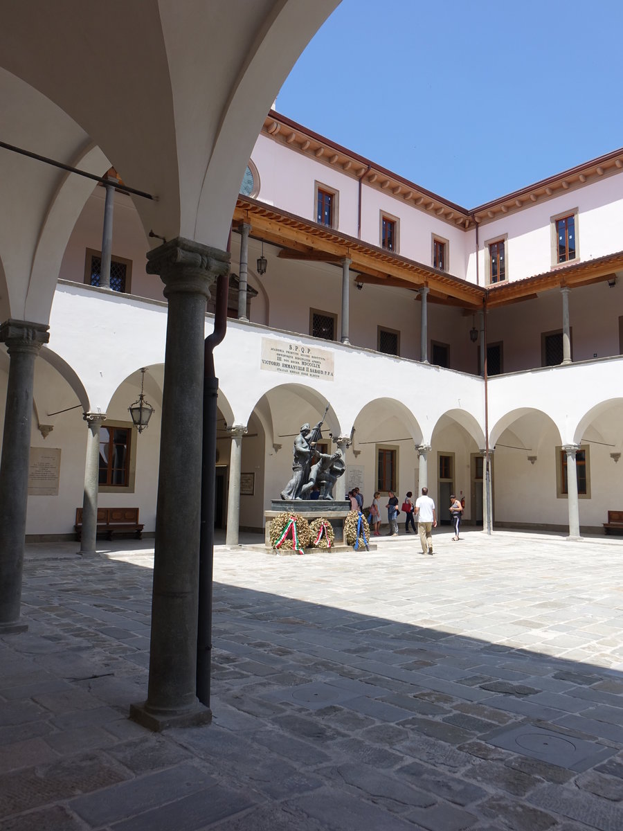 Pisa, Palazzo della Sapienza in der Via Curtatone e Montanara, Hauptsitz der juristischen Fakultt der Universitt von Pisa, erbaut im 16. Jahrhundert (18.06.2019)