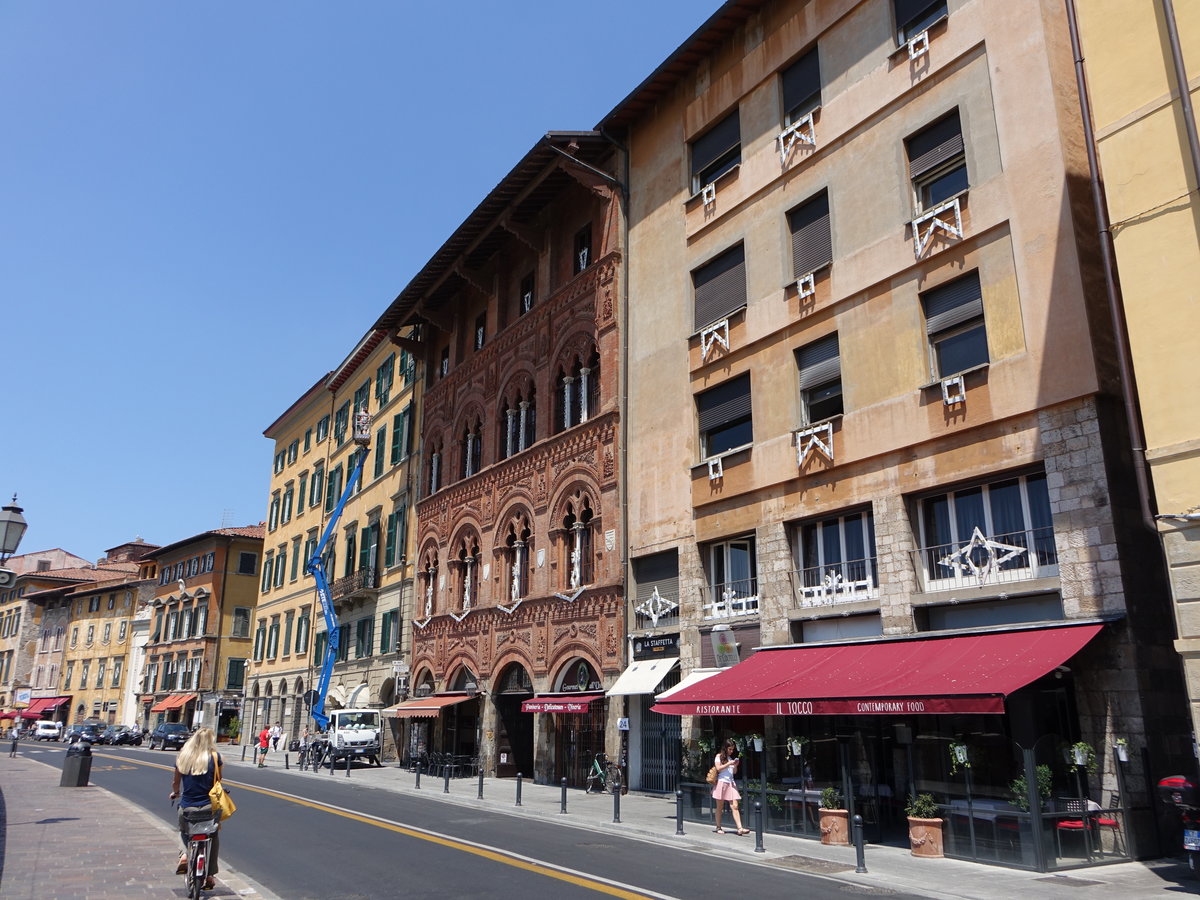 Pisa, Palazzos entlang der Strae Lungarno Antonio Pacinotti (18.06.2019)