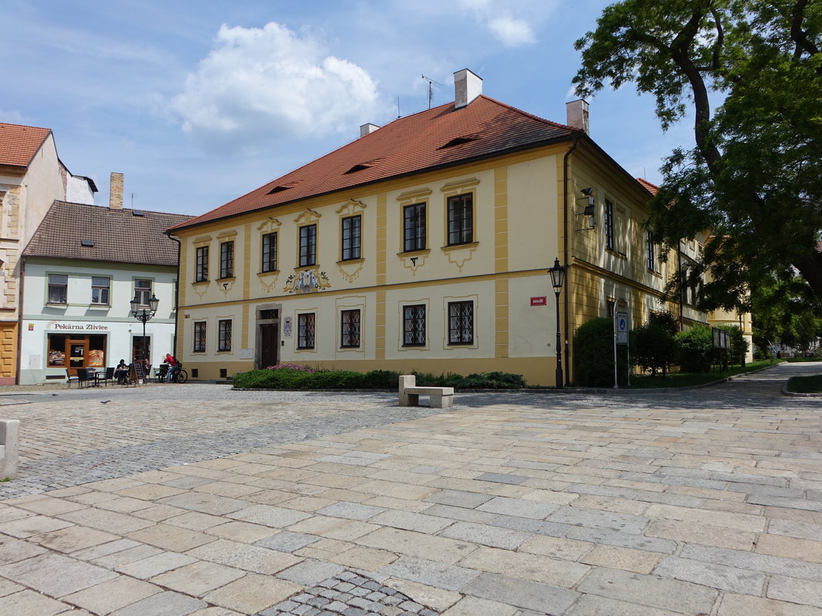 Pisek, barockes Pfarrhaus am Bakarale Platz (25.05.2019)