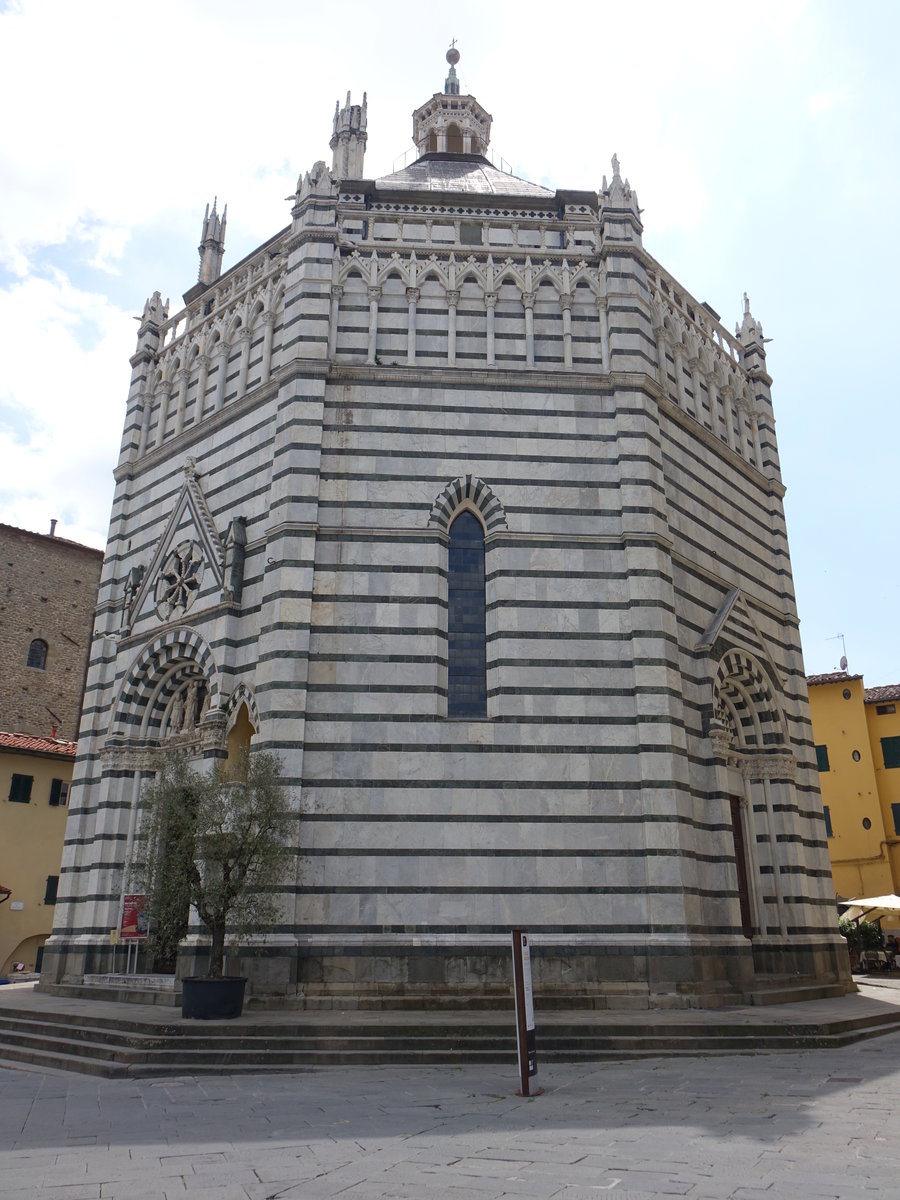 Pistoia, Baptisterium an der Kathedrale San Zeno (16.06.2019)