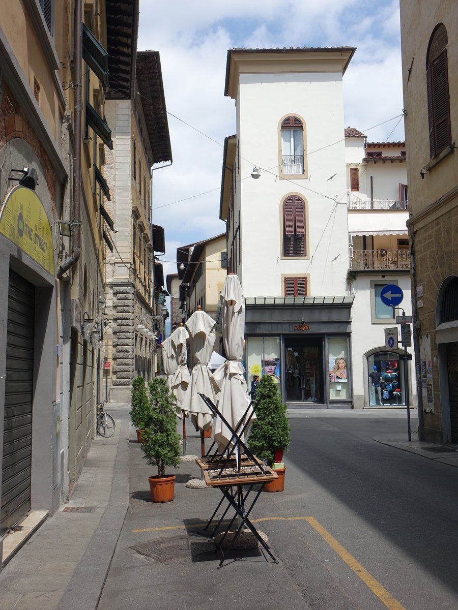 Pistoia, Häuser in der Via degli Orafi in der Altstadt (16.06.2019)