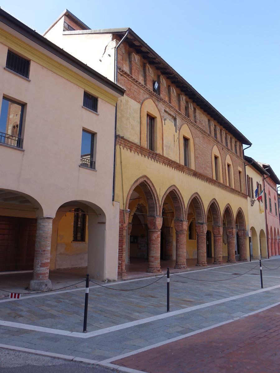 Pizzighettone, historisches Rathaus in der Via Municipio (30.09.2018)