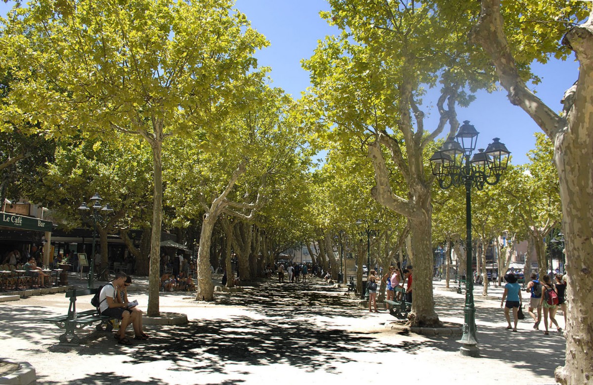 Place Carnot in Saint-Tropez. Aufnahmedatum: 22. Juli 2015.